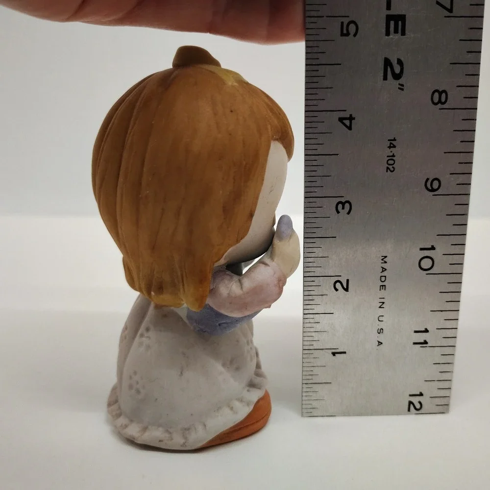 N/A vintage figurine
